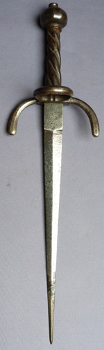 1600-left-hand-dagger-1