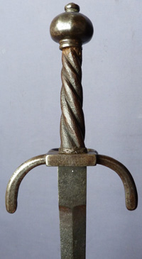 1600-left-hand-dagger-3