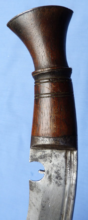 antique-kukri-and-scabbard-3
