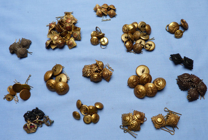 british-buttons-pips-collection-1