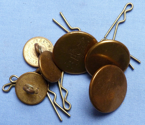 british-buttons-pips-collection-10