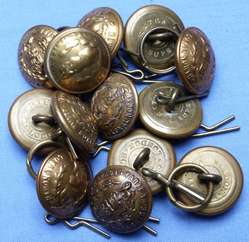 british-buttons-pips-collection-4