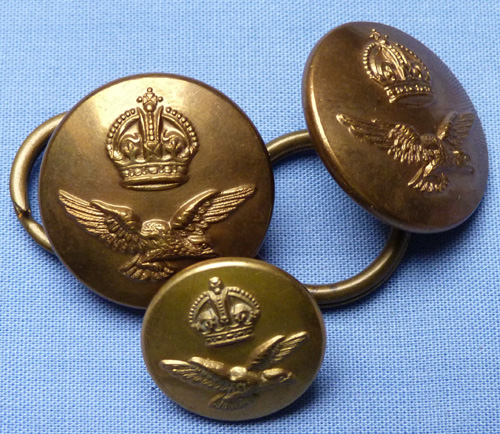 british-buttons-pips-collection-6