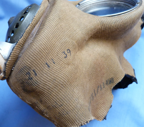 british-ww2-army-gas-mask-4