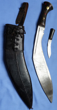 kukri-and-scabbard-2