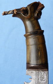 kukri-decorated-hilt-3