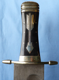 massive-bowie-knife-2