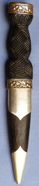 skean-dhu-crowned-dagger-1